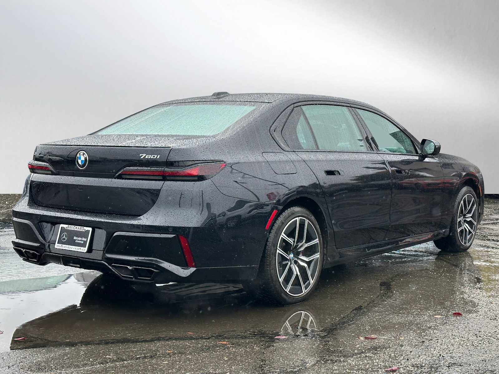 Used 2023 BMW 760i xDrive image 7