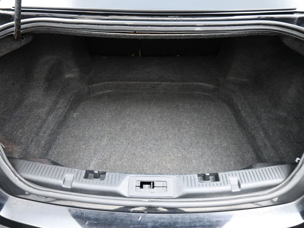 Used 2018 Ford Taurus SEL image 14