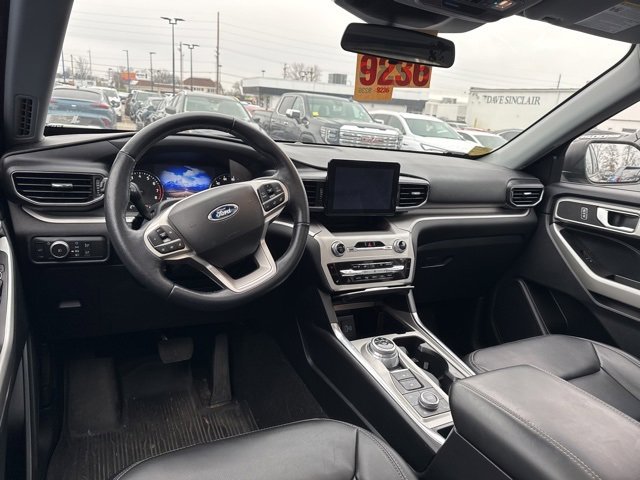Used 2022 Ford Explorer XLT w/ Equipment Group 202A image 13