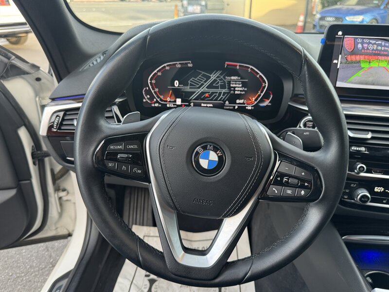 Used 2023 BMW 530i w/ Convenience Package RWD image 25