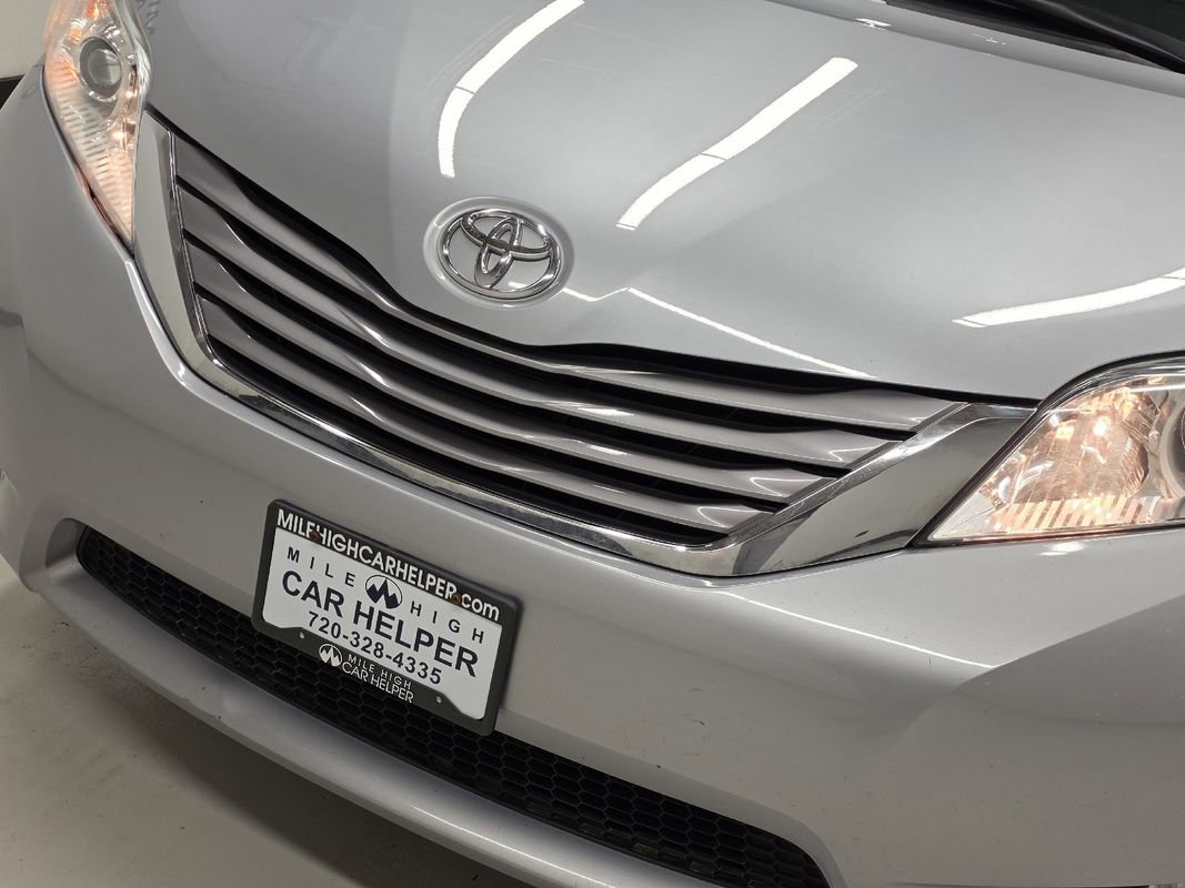 Used 2017 Toyota Sienna XLE Premium image 46