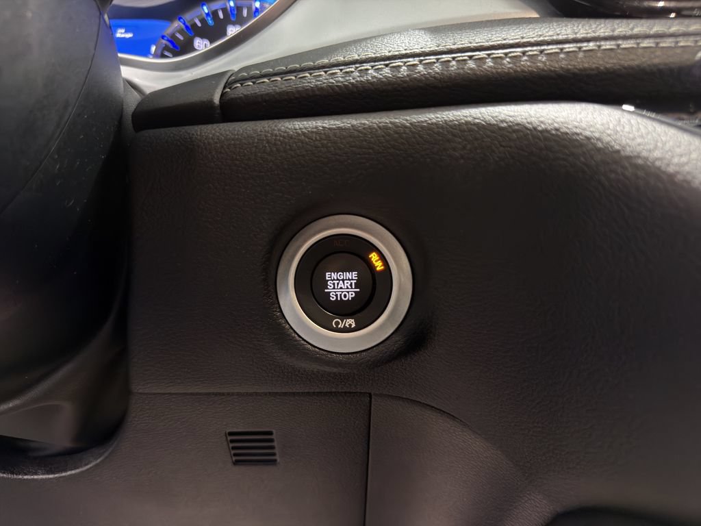 Used 2025 Chrysler Pacifica Limited FWD image 29
