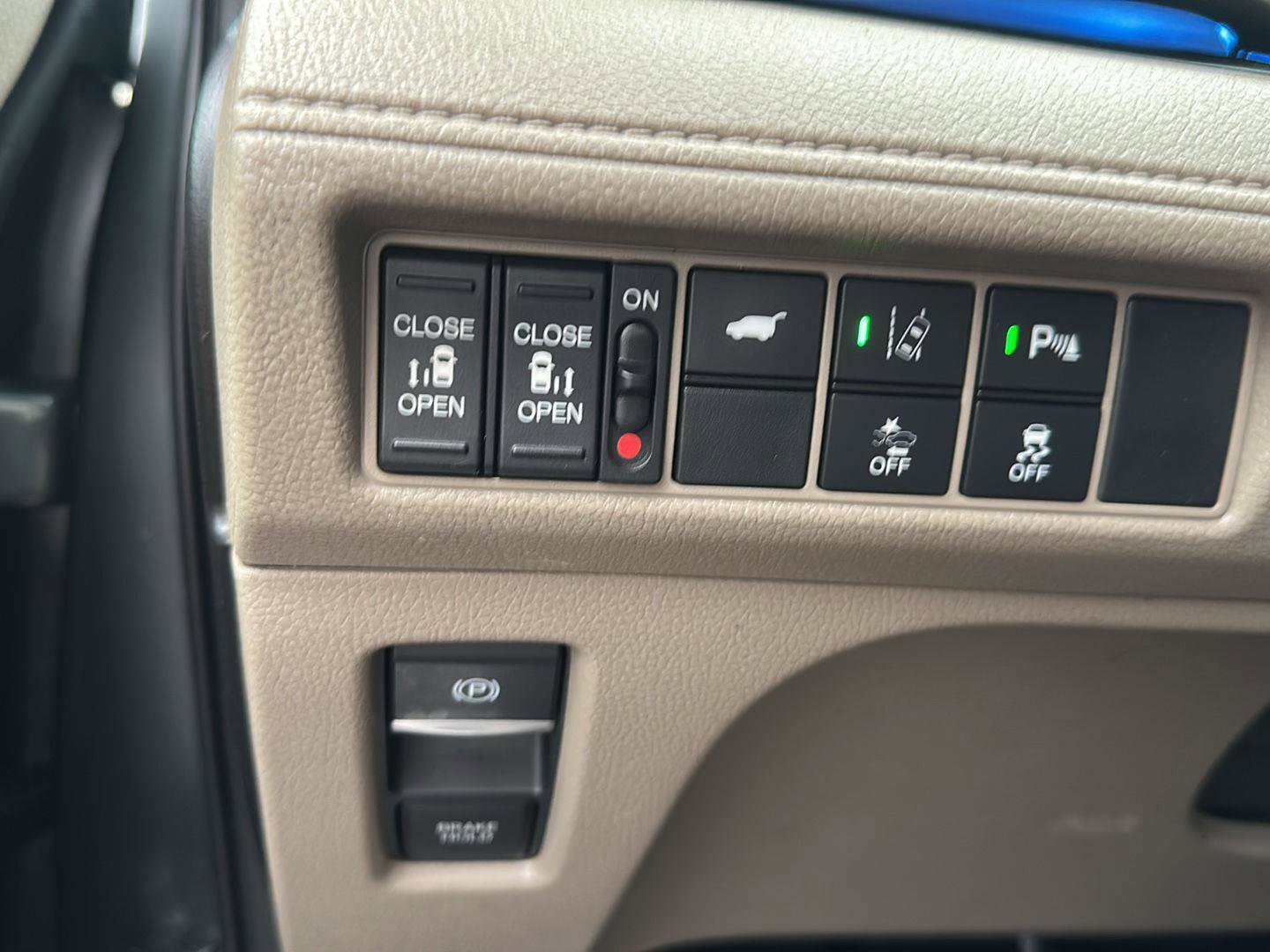 Used 2018 Honda Odyssey Elite image 9