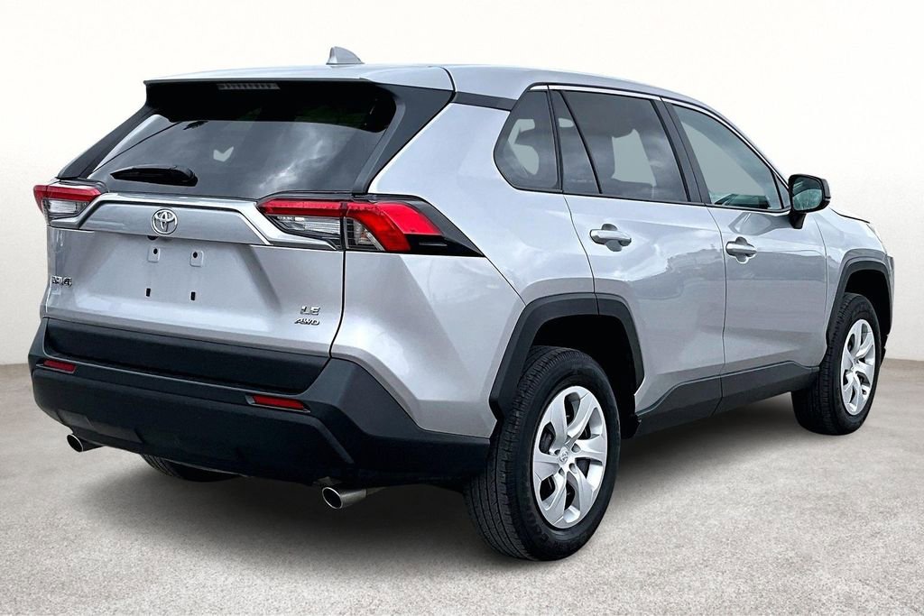 Used 2025 Toyota RAV4 LE AWD/4WD image 2