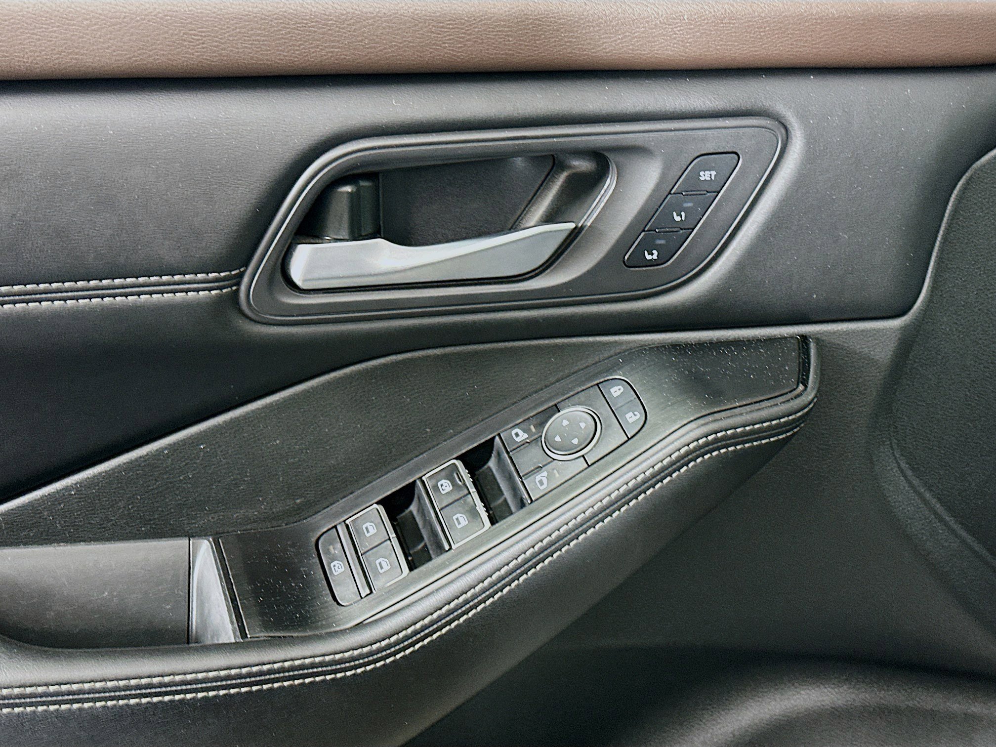 Used 2023 Nissan Rogue SL w/ SL Premium Package image 15