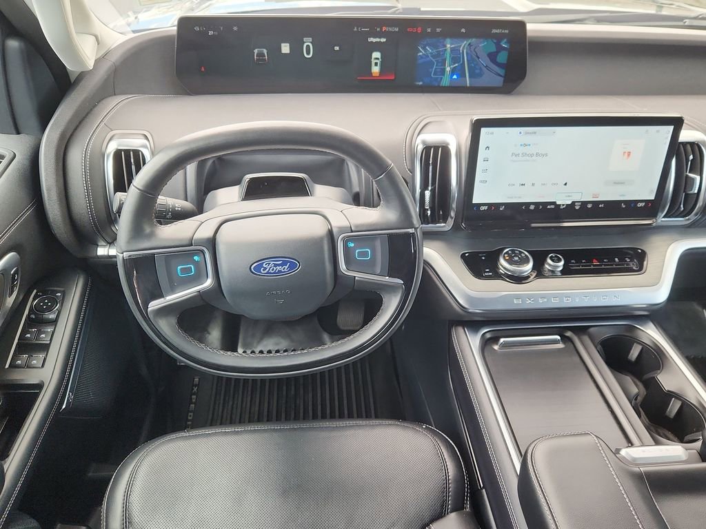 Used 2025 Ford Expedition Max Platinum AWD/4WD image 13