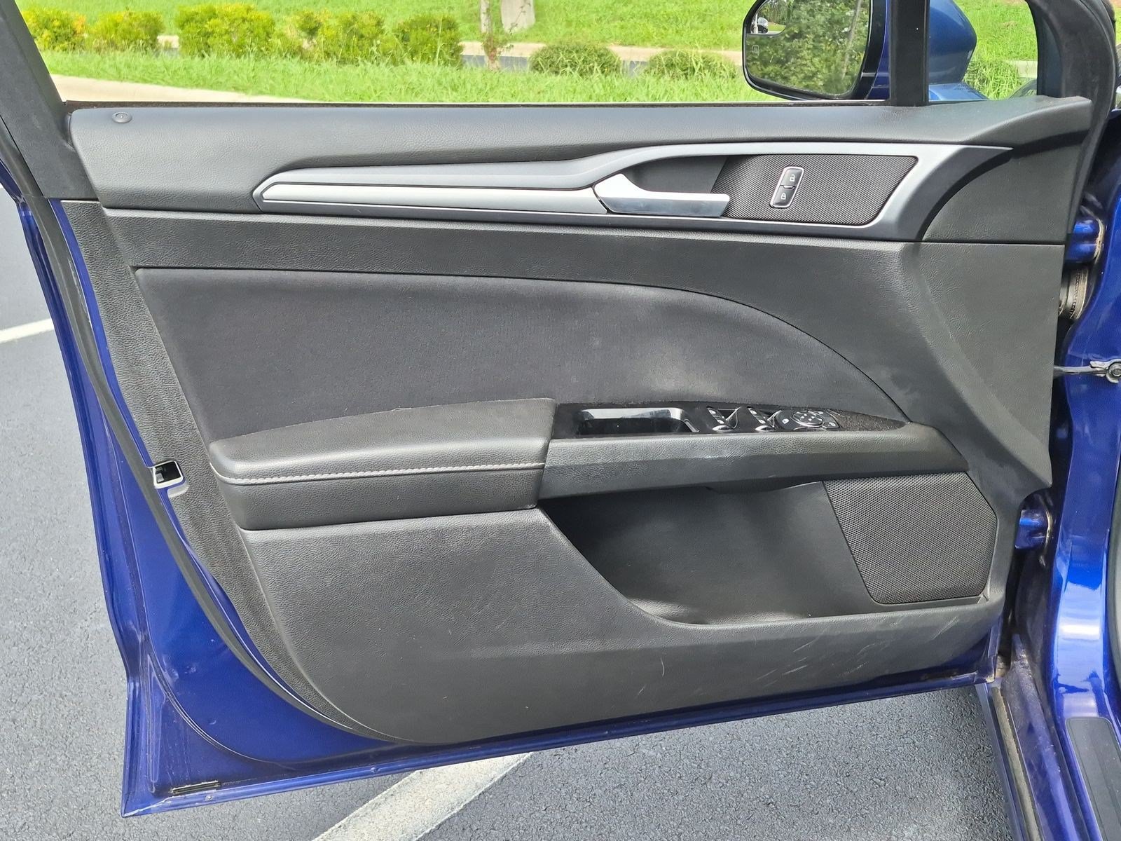 Used 2014 Ford Fusion SE FWD image 14