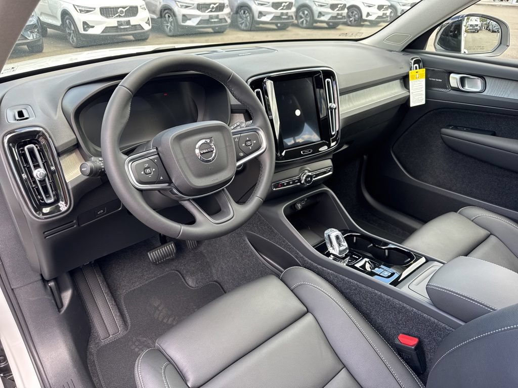 New 2026 Volvo XC40 B5 Plus w/ Climate Package AWD/4WD image 12