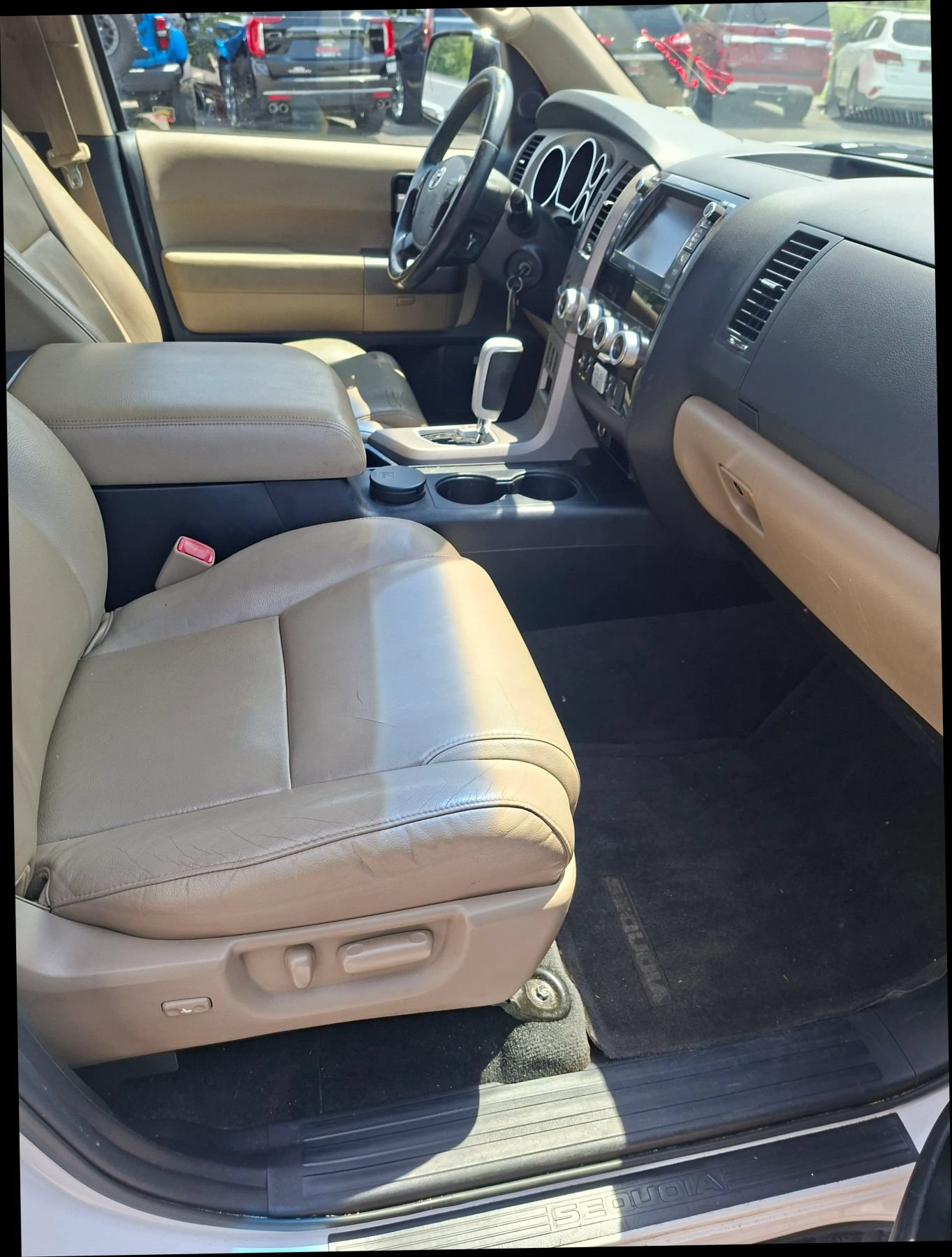 Used 2013 Toyota Sequoia Limited AWD/4WD image 11