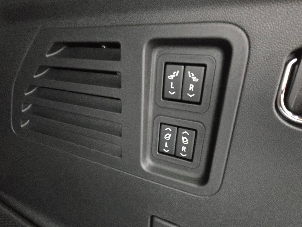 New 2026 Buick Enclave Sport Touring w/ Super Cruise Package image 19