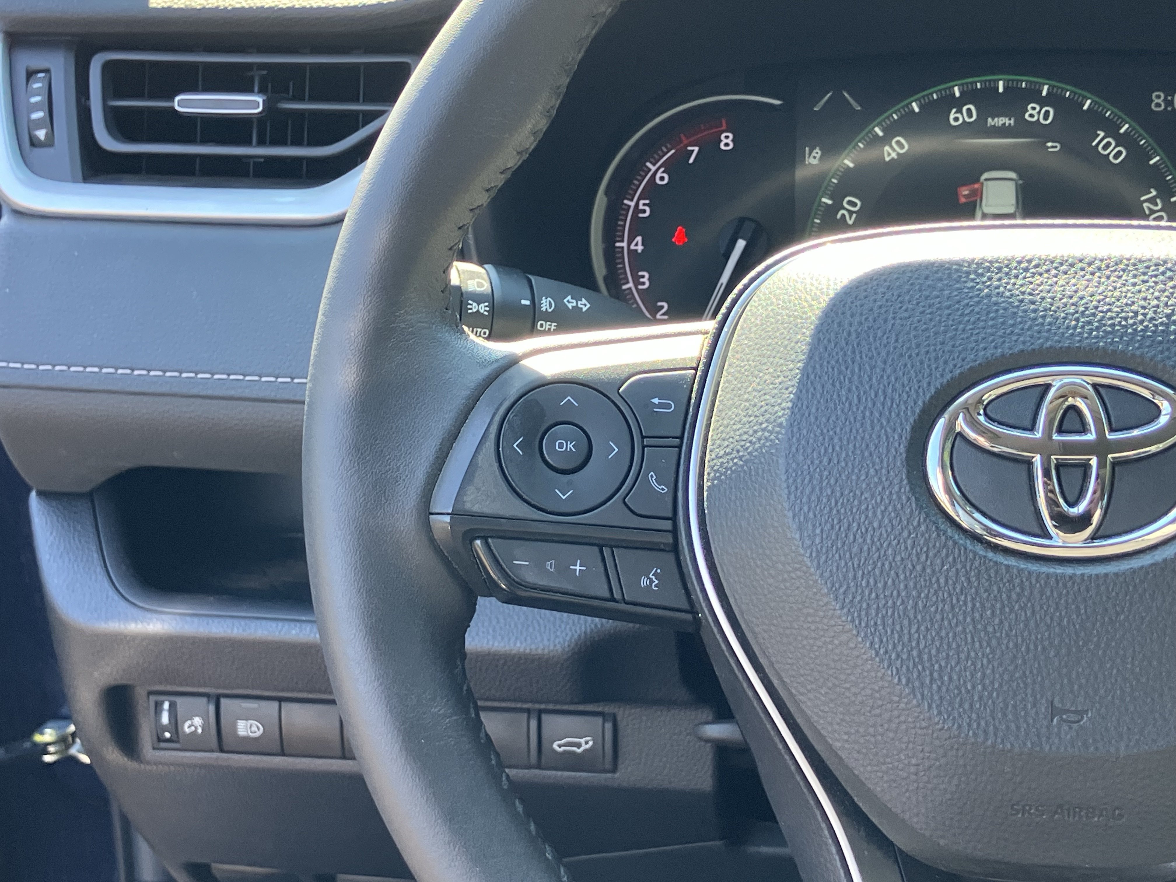 Used 2024 Toyota RAV4 XLE Premium FWD image 20