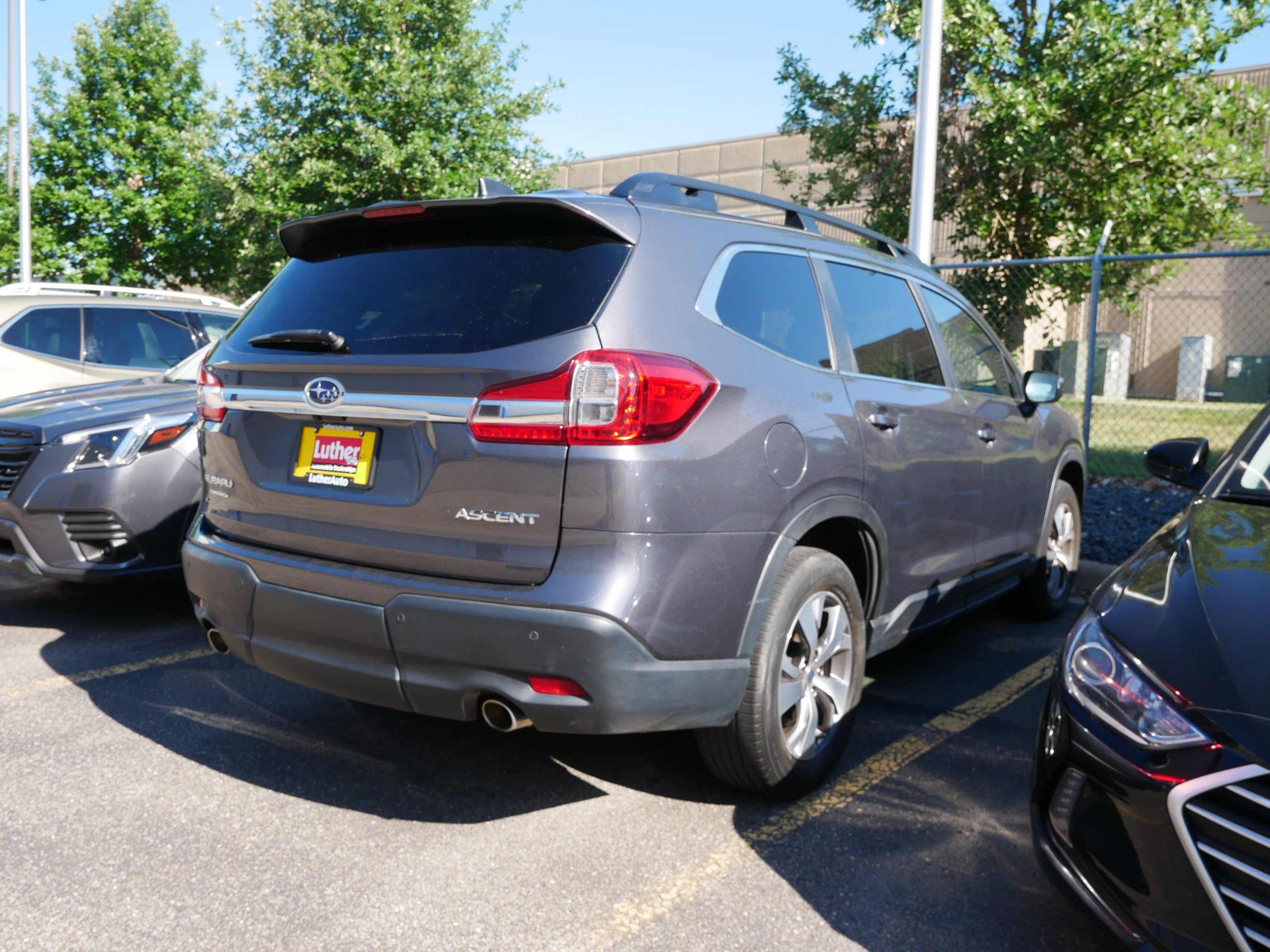 Used 2022 Subaru Ascent Premium w/ Convenience Package AWD/4WD image 5