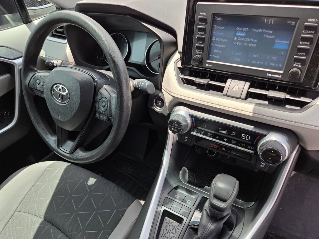 Used 2021 Toyota RAV4 XLE w/ Convenience Package FWD image 31