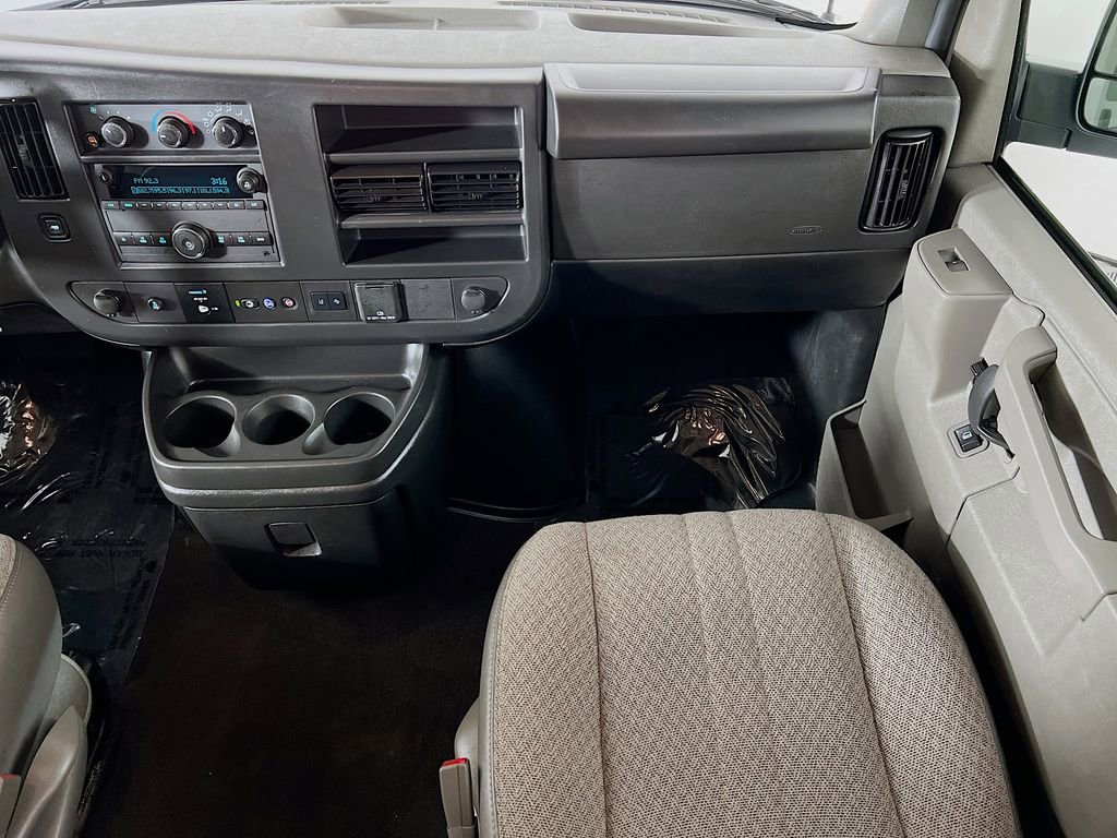 Used 2025 Chevrolet Express 3500 LT w/ LT Preferred Equipment Group RWD image 21