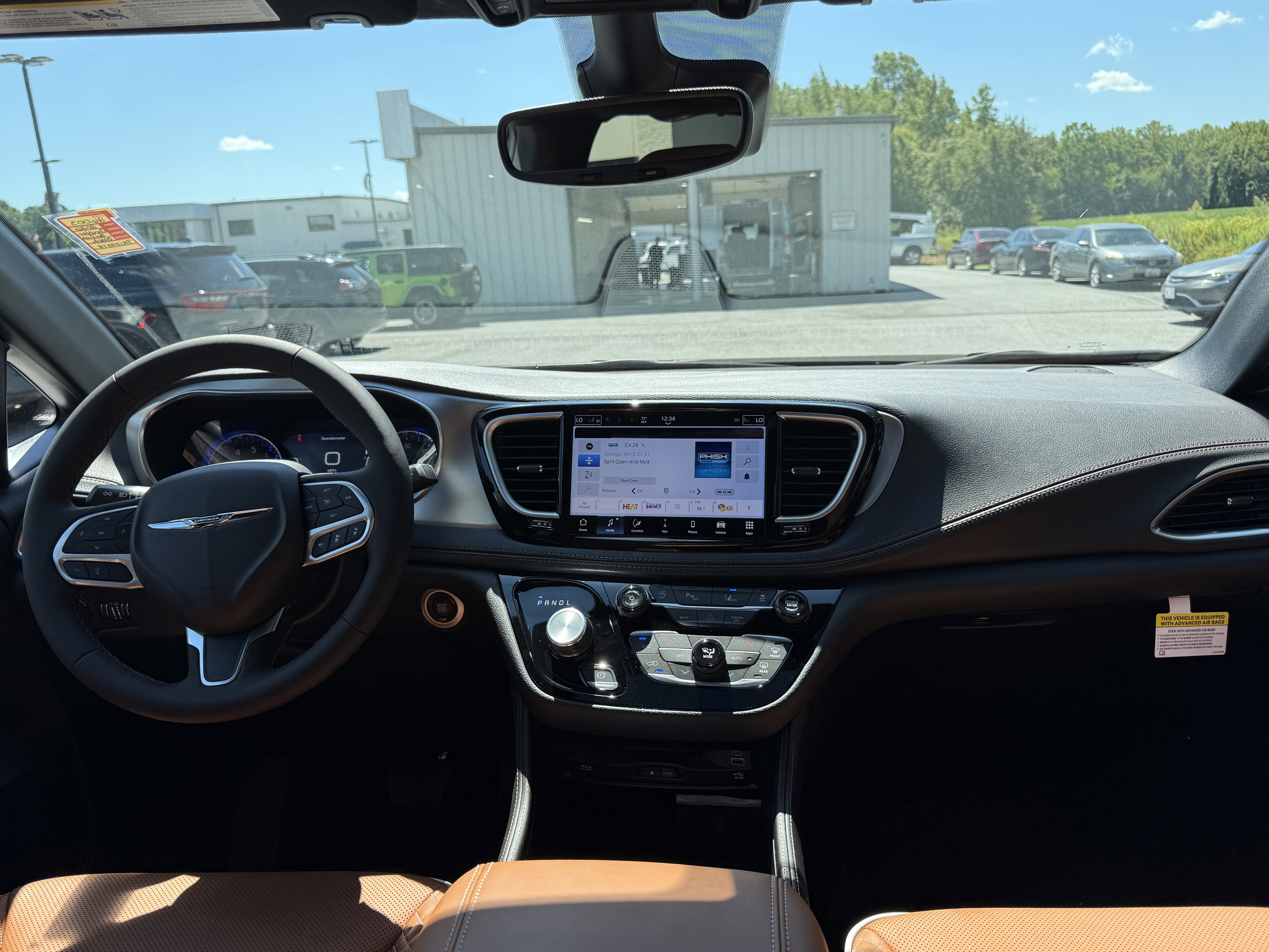 New 2026 Chrysler Pacifica Pinnacle image 16