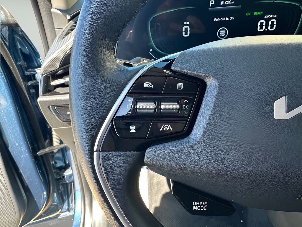 Used 2023 Kia Niro SX Touring FWD image 18
