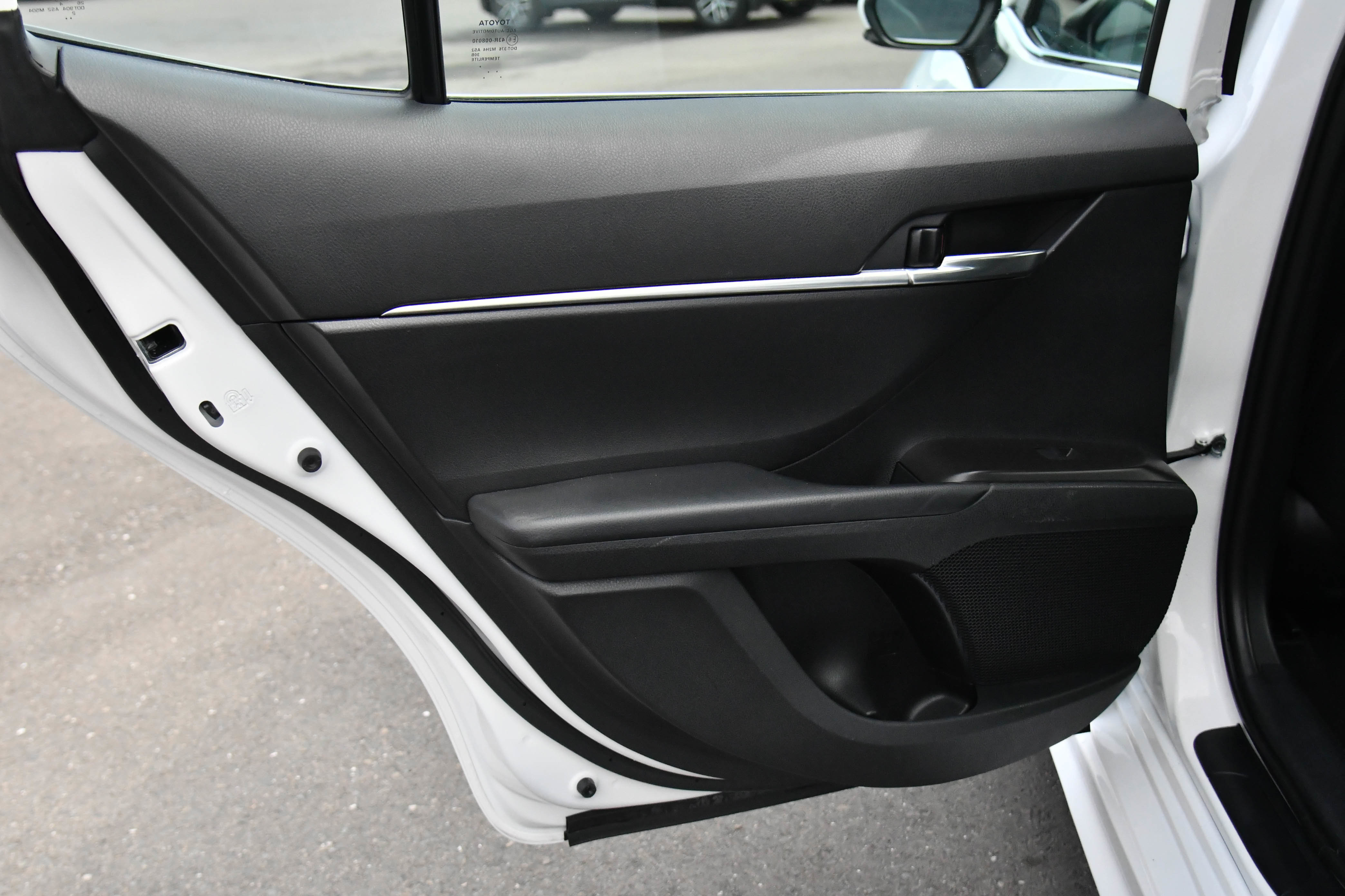 Used 2024 Toyota Camry SE image 32