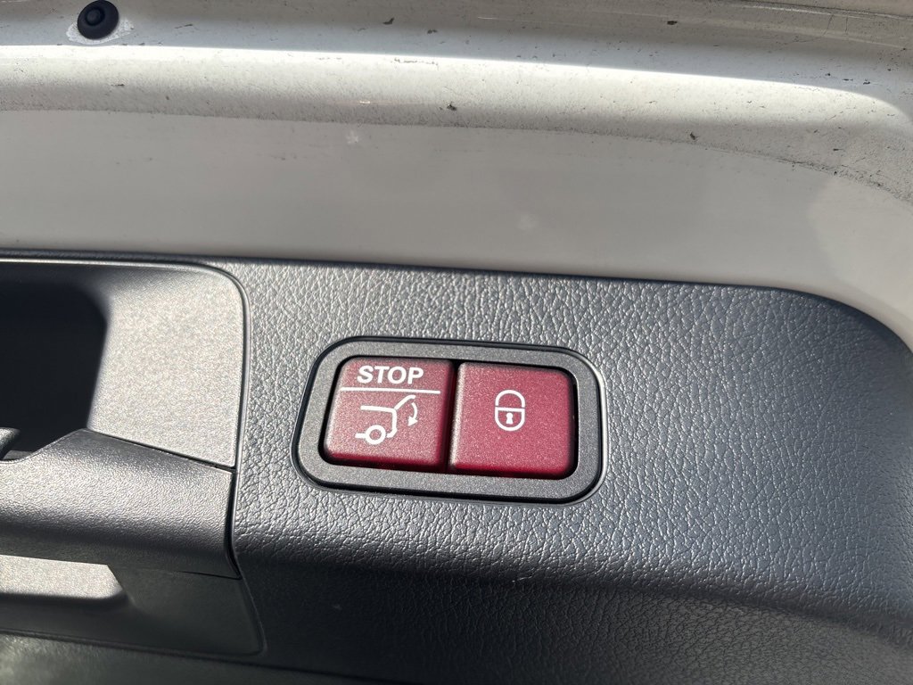 Used 2024 Mercedes-Benz GLB 250 image 18