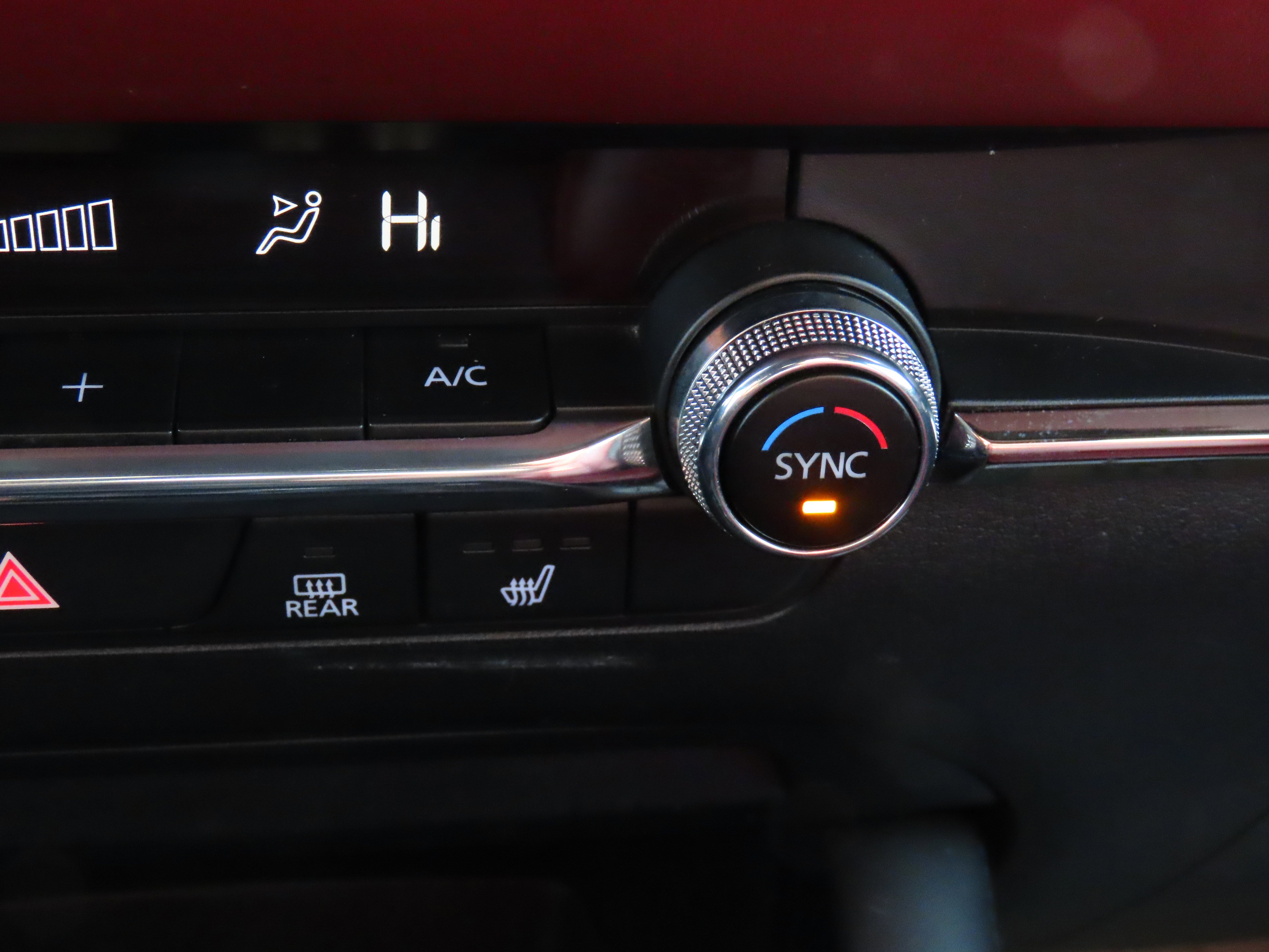 Used 2019 MAZDA MAZDA3 Hatchback w/ Premium Package image 26