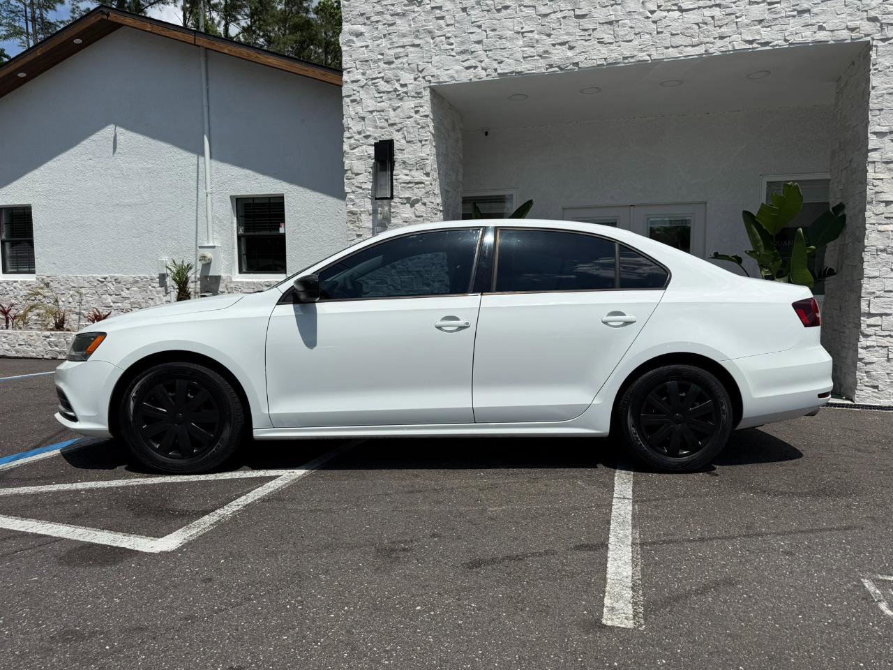 Used 2016 Volkswagen Jetta S FWD image 2