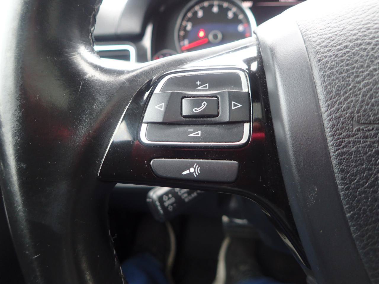 Used 2014 Volkswagen Touareg VR6 AWD/4WD image 16