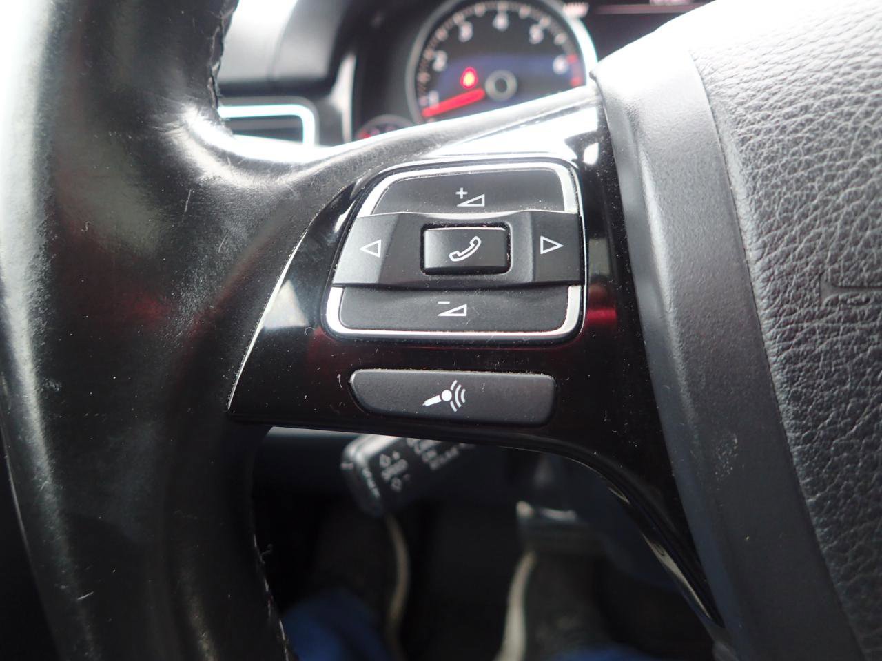 Used 2014 Volkswagen Touareg VR6 AWD/4WD image 16