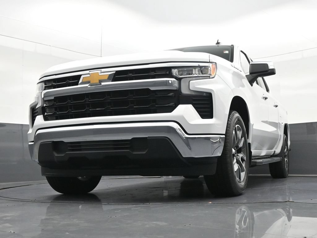 Used 2024 Chevrolet Silverado 1500 LT RWD image 30