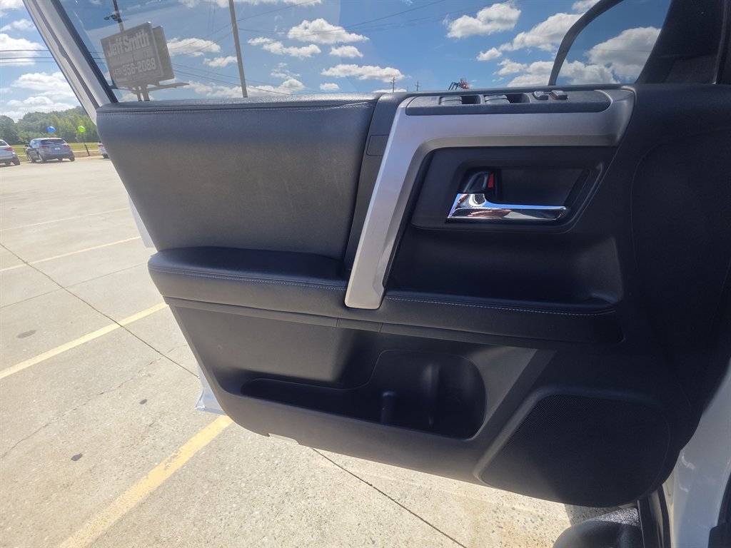 Used 2015 Toyota 4Runner SR5 Premium AWD/4WD image 8