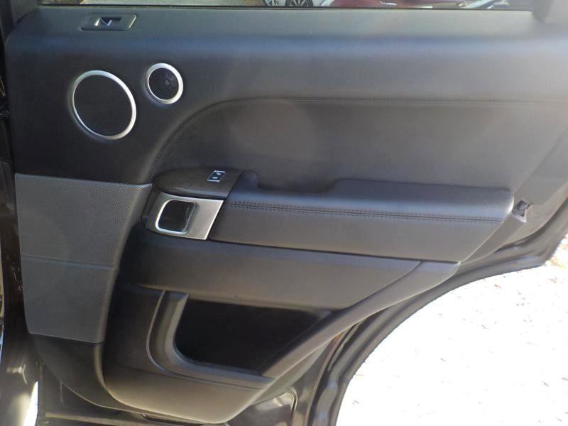 Used 2016 Land Rover Range Rover Sport SE image 26