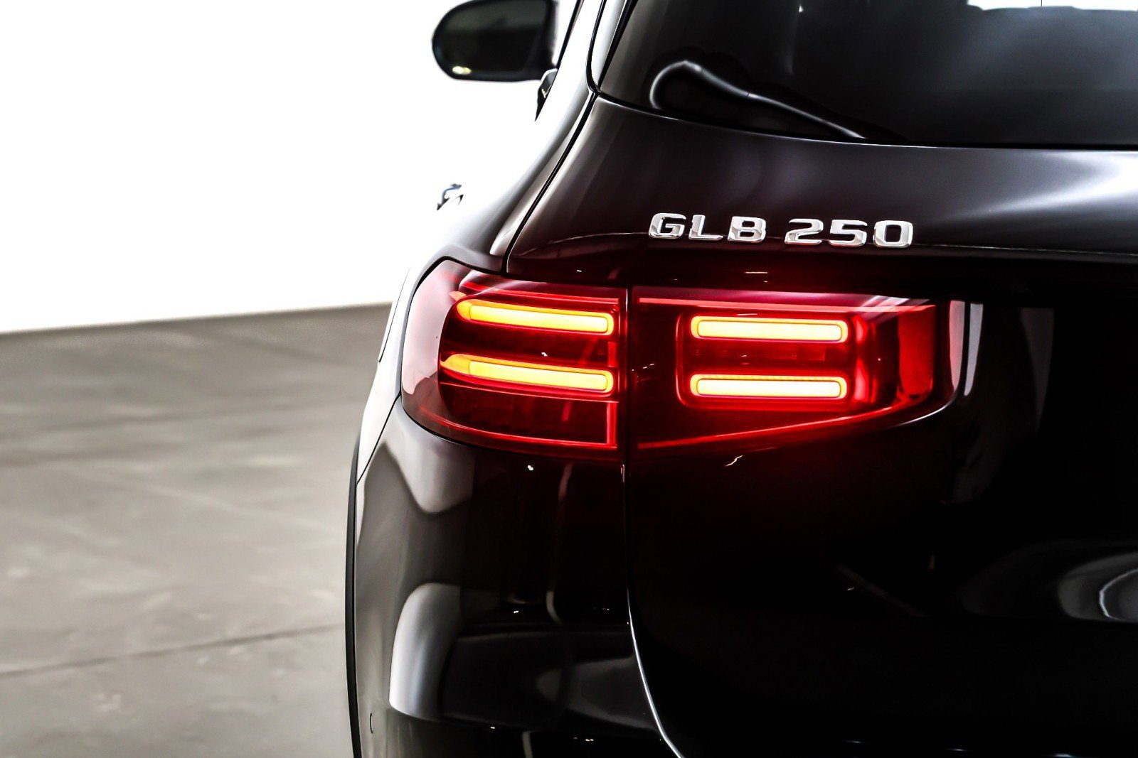 Certified 2025 Mercedes-Benz GLB 250 image 17