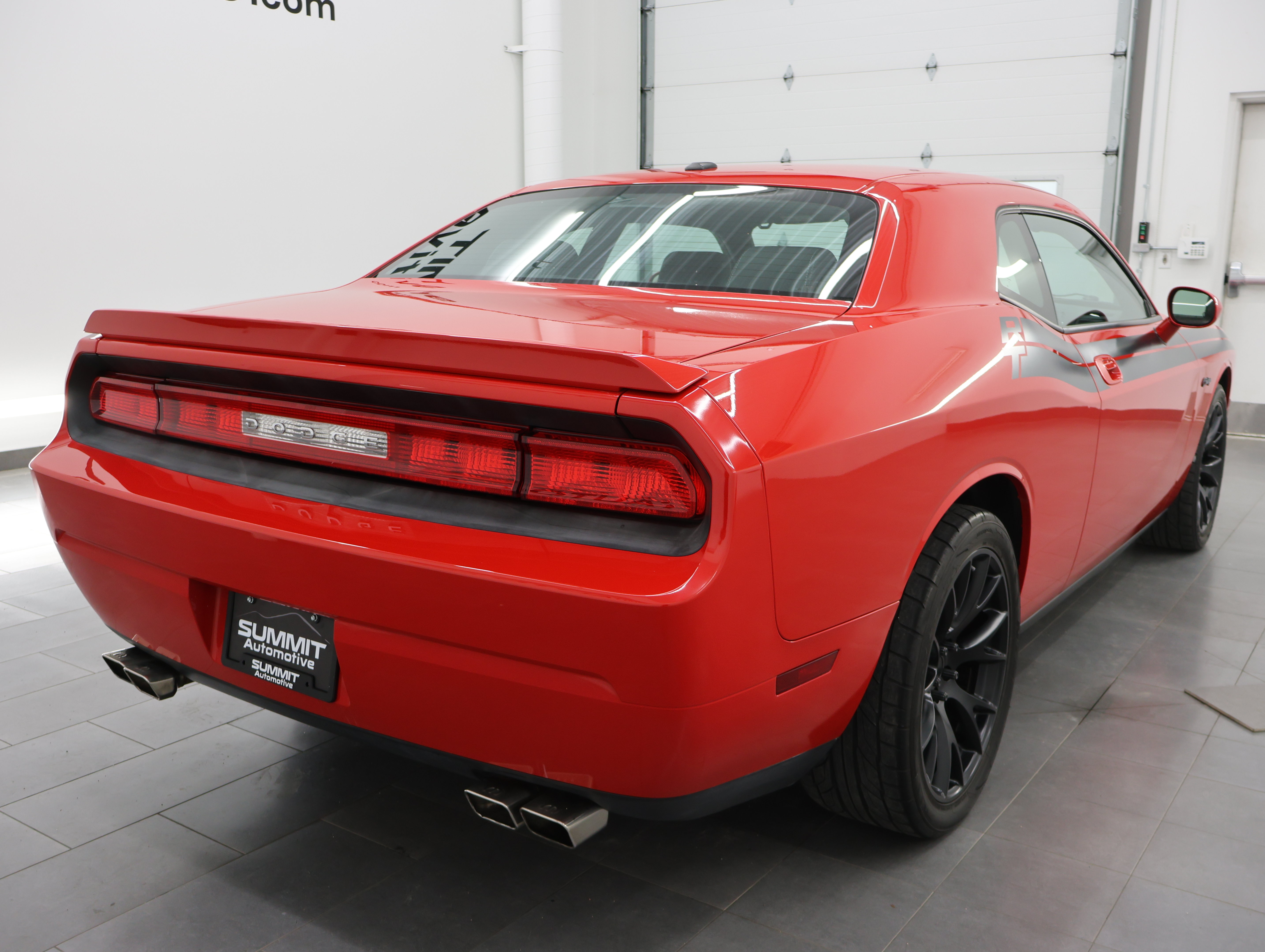 Used 2010 Dodge Challenger R/T RWD image 5