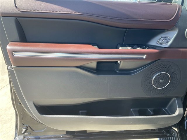 Used 2023 Ford Expedition Max Limited image 23