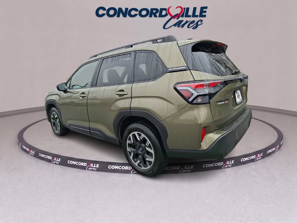 Certified 2025 Subaru Forester Premium AWD/4WD image 5