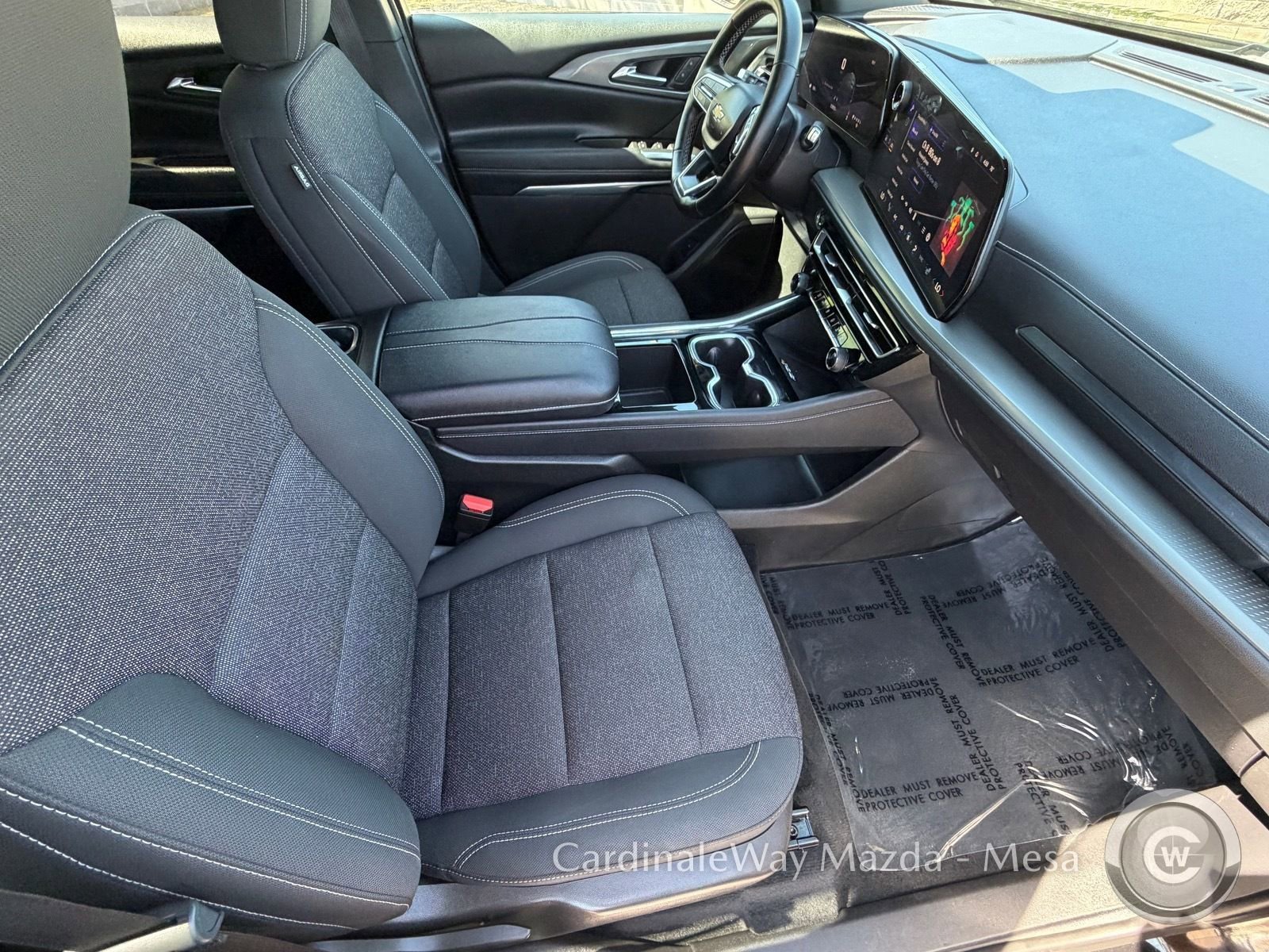 Used 2025 Chevrolet Traverse LT image 11