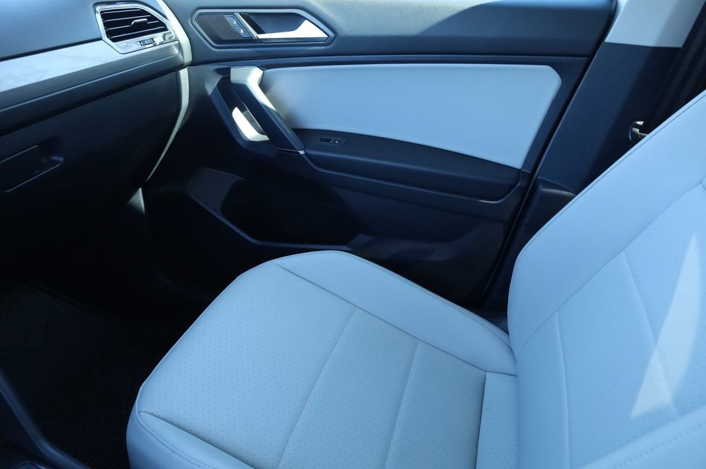 Used 2020 Volkswagen Tiguan SEL image 11