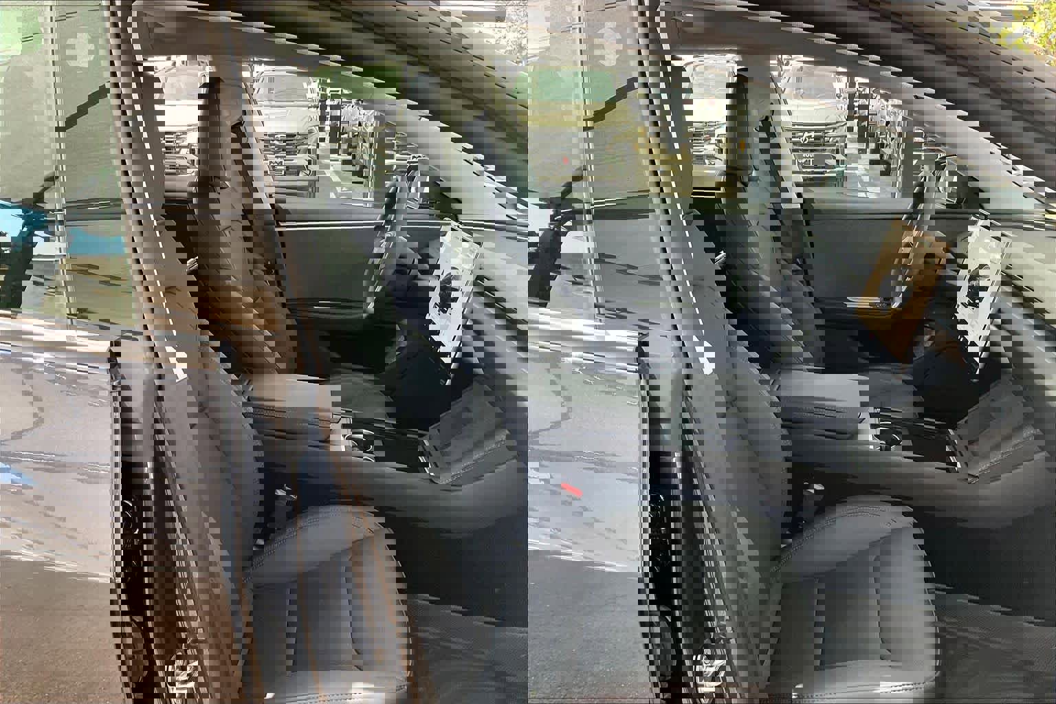 Used 2025 Tesla Model 3 Long Range image 8