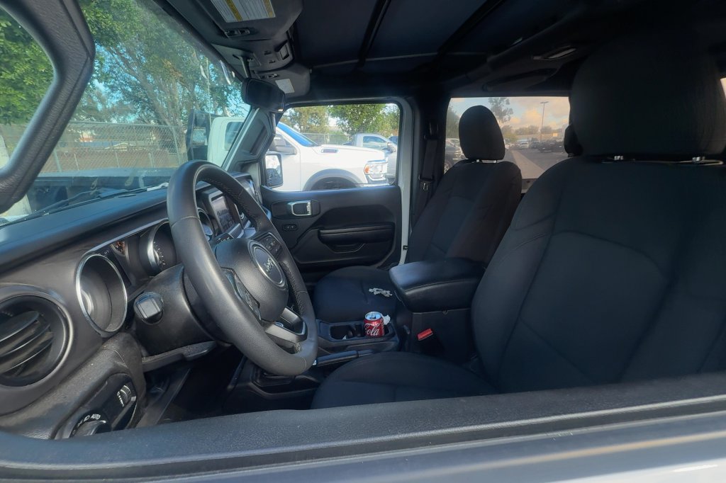 Used 2023 Jeep Wrangler Sport AWD/4WD image 11