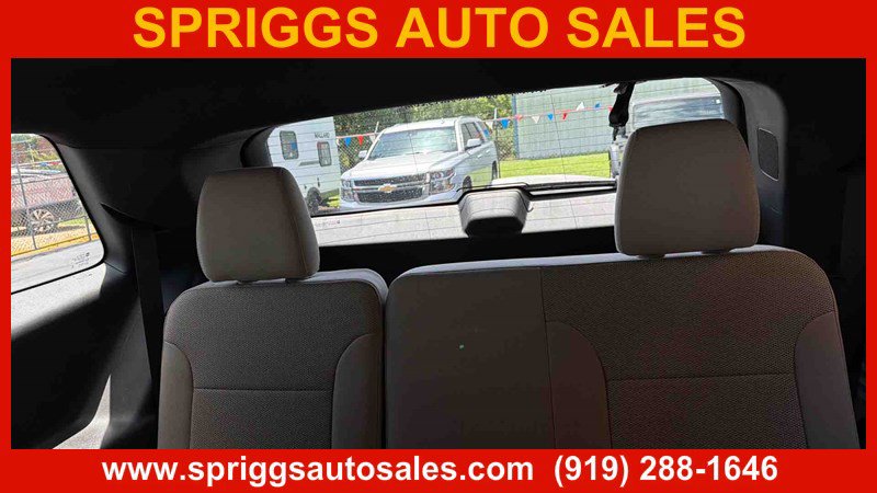 Used 2023 Chevrolet Traverse LS w/ LPO, Cargo Package AWD/4WD image 5