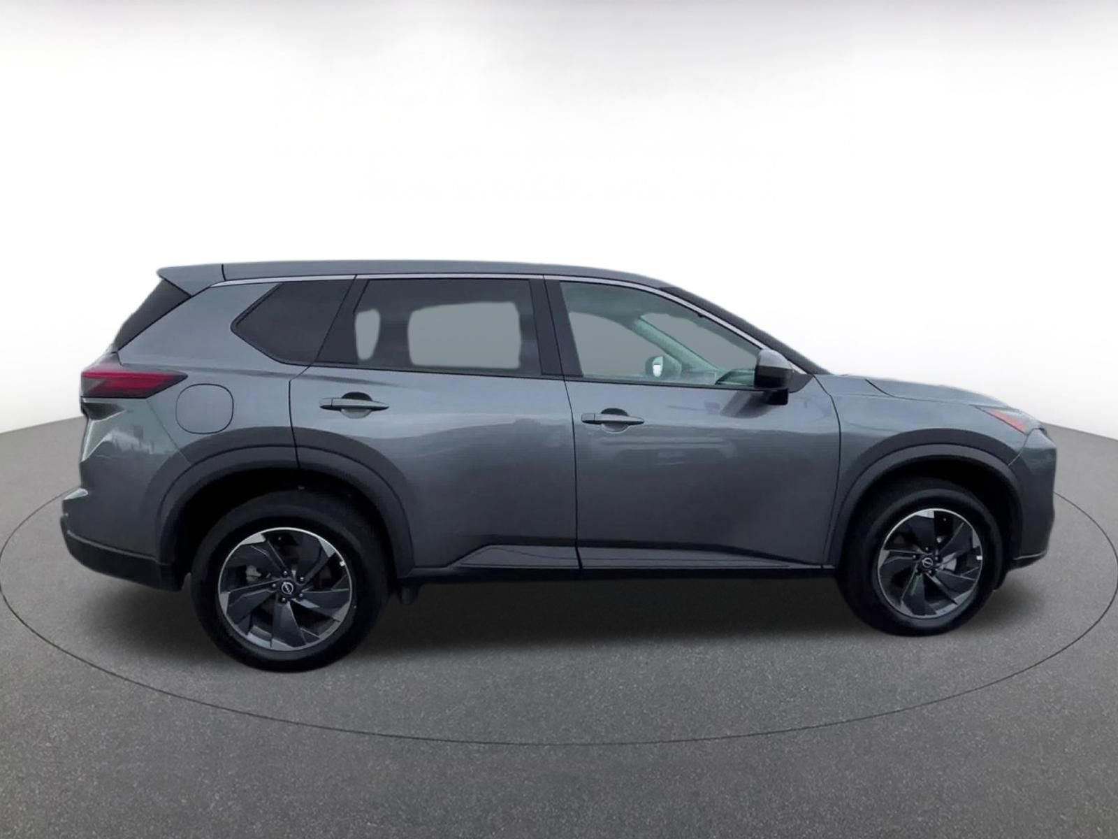 Used 2025 Nissan Rogue SV FWD image 16