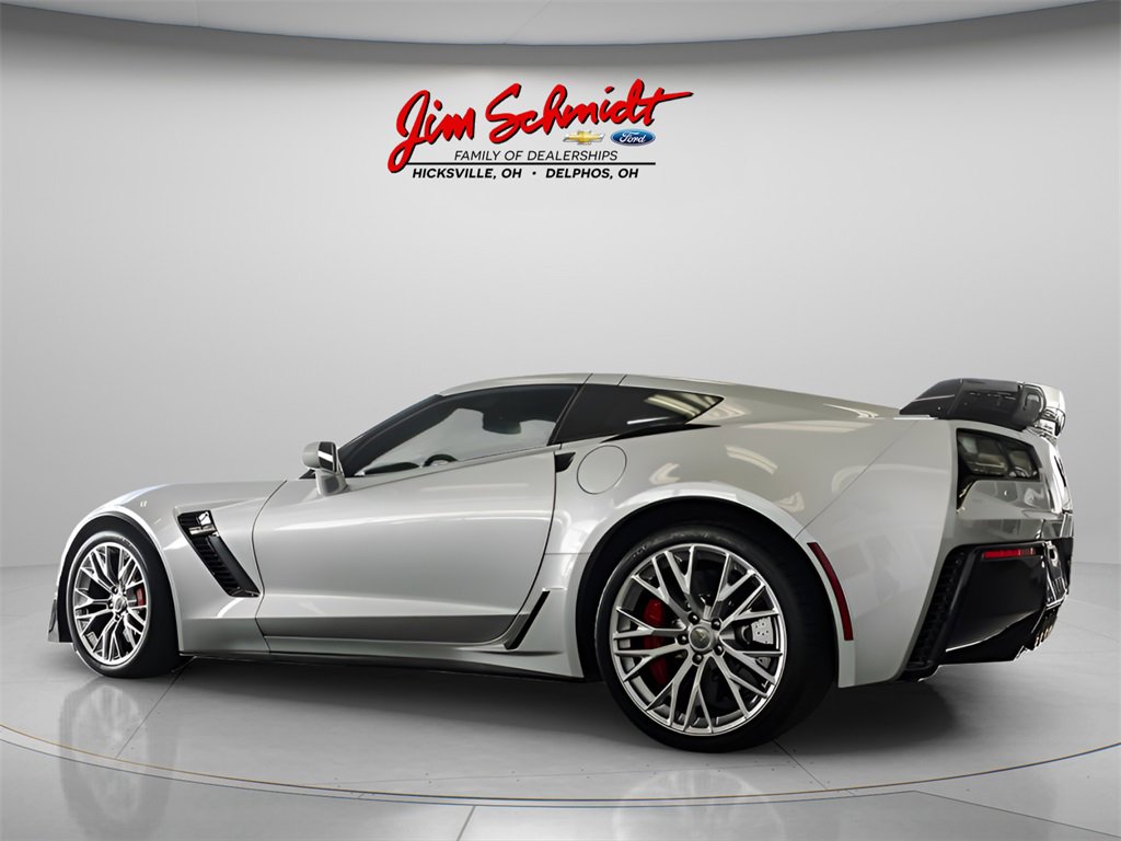 Used 2015 Chevrolet Corvette Z06 w/ 3LZ Preferred Equipment Group image 4