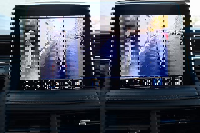 Used 2021 Chevrolet Suburban High Country image 29