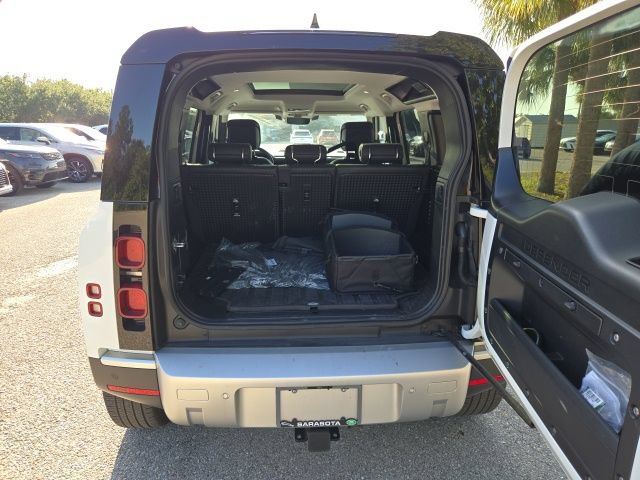Used 2025 Land Rover Defender 110 S AWD/4WD image 9