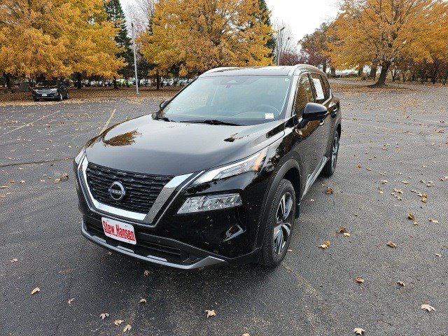 Used 2023 Nissan Rogue SL w/ SL Premium Package image 2
