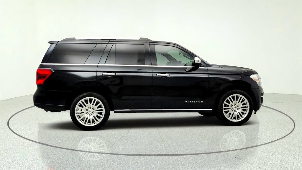Used 2024 Ford Expedition Platinum AWD/4WD image 4