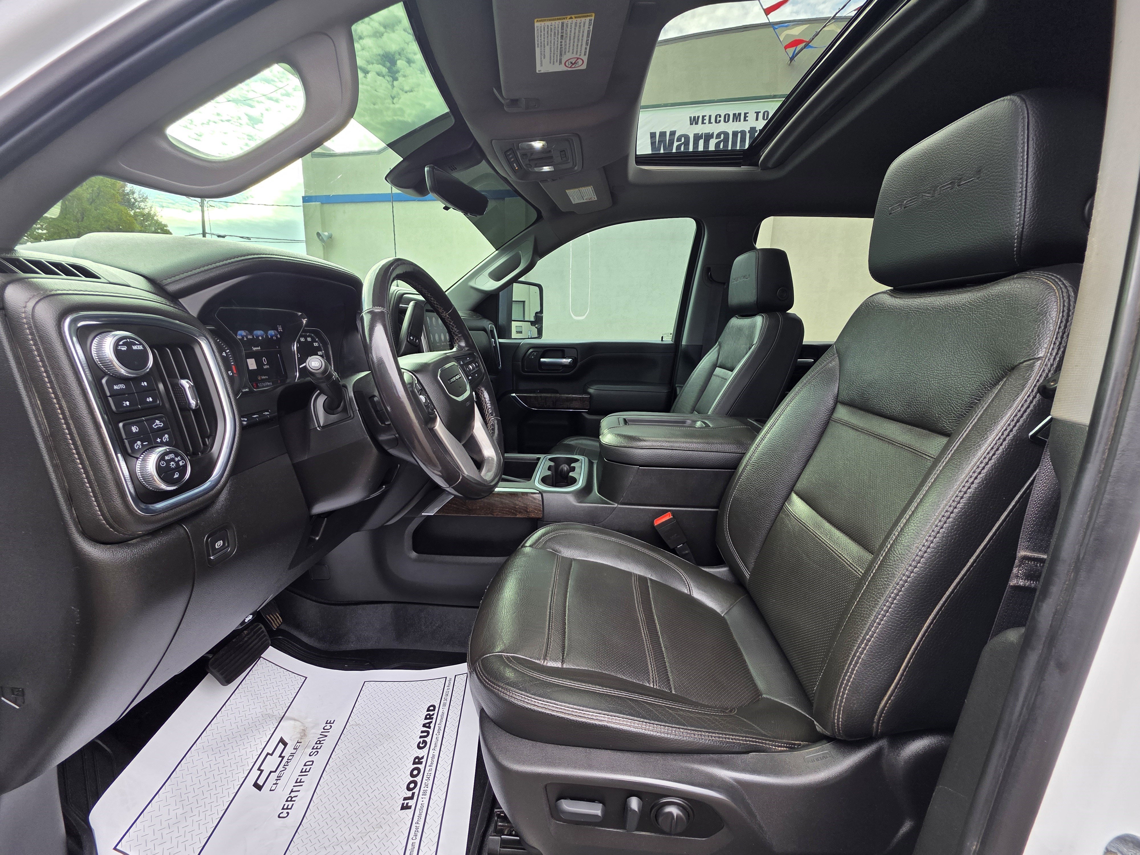 Used 2022 GMC Sierra 3500 Denali w/ Denali Ultimate Package image 15