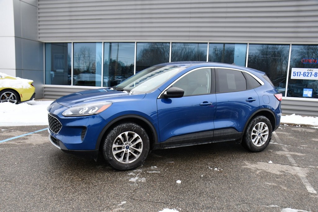 Used 2022 Ford Escape SE image 2