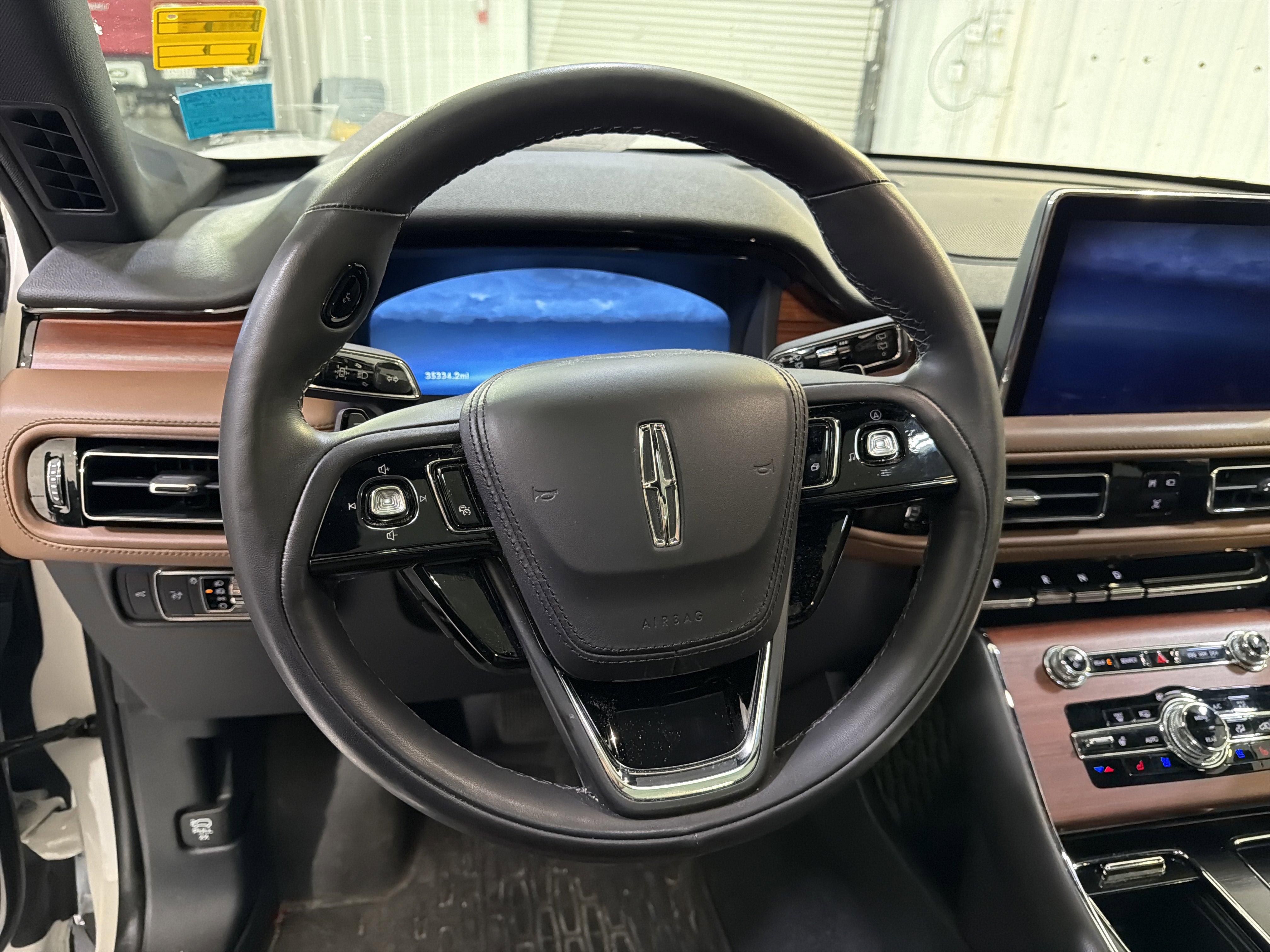 Used 2024 Lincoln Aviator Reserve w/ Elements Package Plus RWD image 14