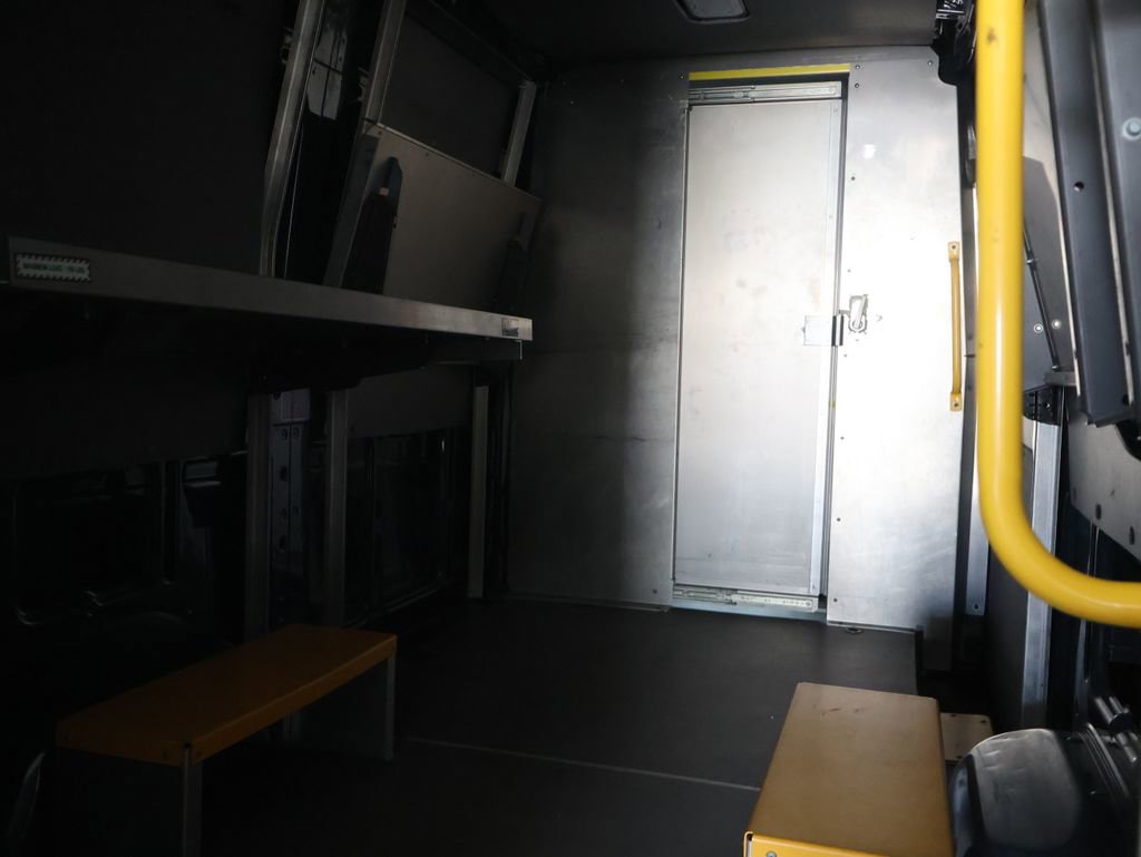 Used 2018 Mercedes-Benz Sprinter 2500 image 12
