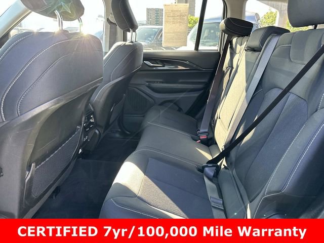 Used 2023 Jeep Grand Cherokee Laredo w/ Luxury Tech Group I AWD/4WD image 16