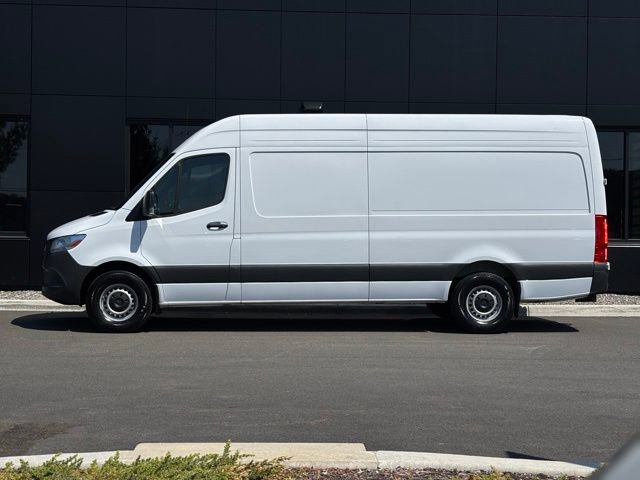 Used 2025 Mercedes-Benz Sprinter 2500 image 4